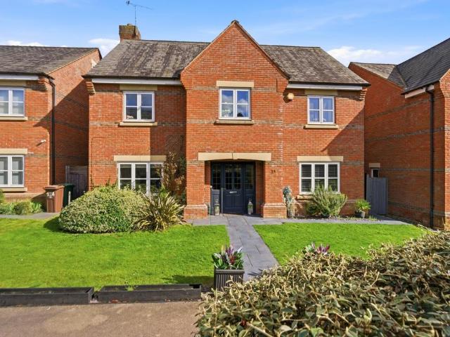 House for sale in Frogmore, Five Acres
