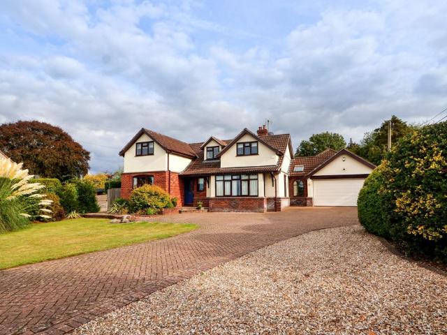 House for sale in Yatton, North Somerset