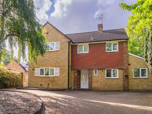 House for sale in Woodcote, Epsom