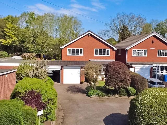 House for sale in Landywood, Great Chatwell
