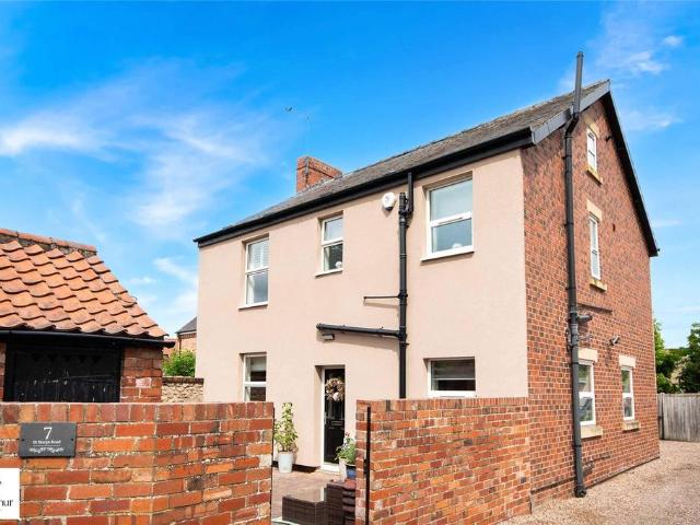 House for sale in Tickhill, South Yorkshire