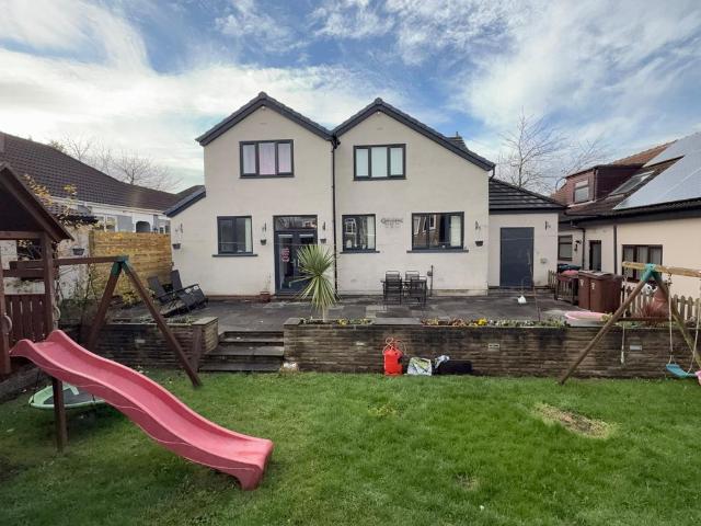 House for sale in Low Moor, West Yorkshire
