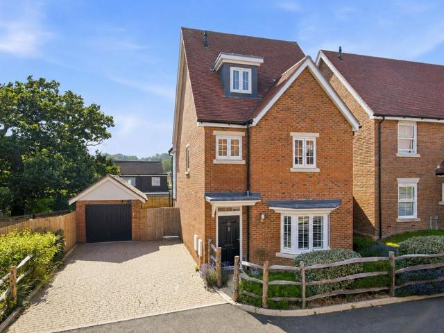 House for sale in Hawkenbury, Sandown Park