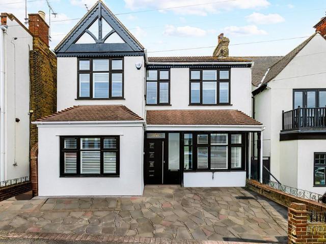 House for sale in Alton Barnes, Essex