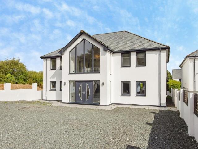 House for sale in Roche, Scredda
