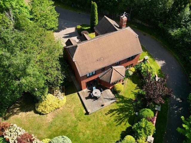 House for sale in Finchampstead