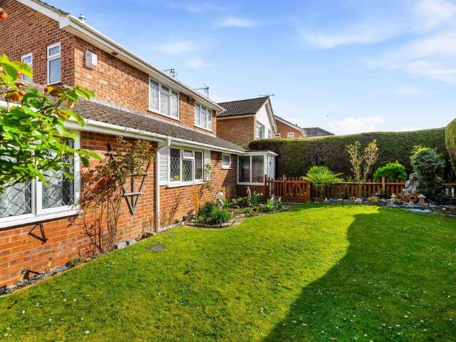 House for sale in Perryfields, West Sussex