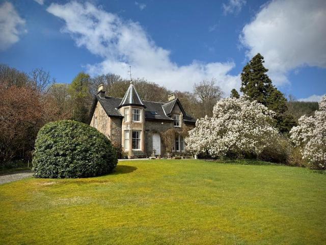 House for sale in Clynder, Scotland