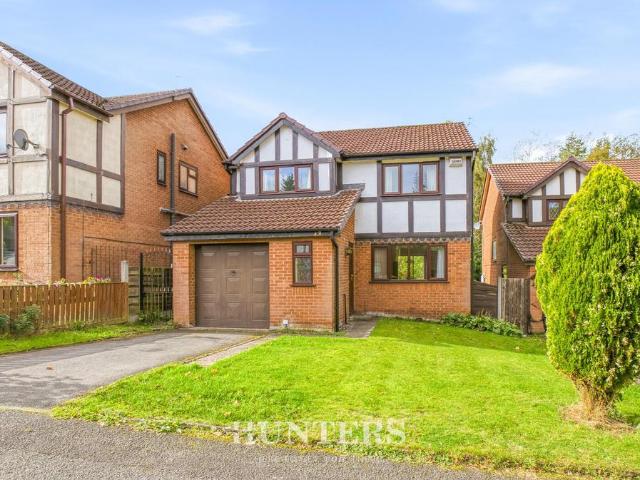 House for sale in Boothroyden, Manchester