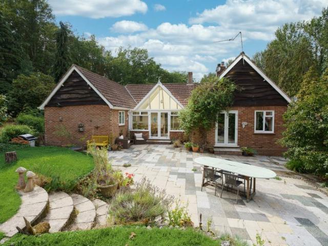 House for sale in Lenwade, Crostwick
