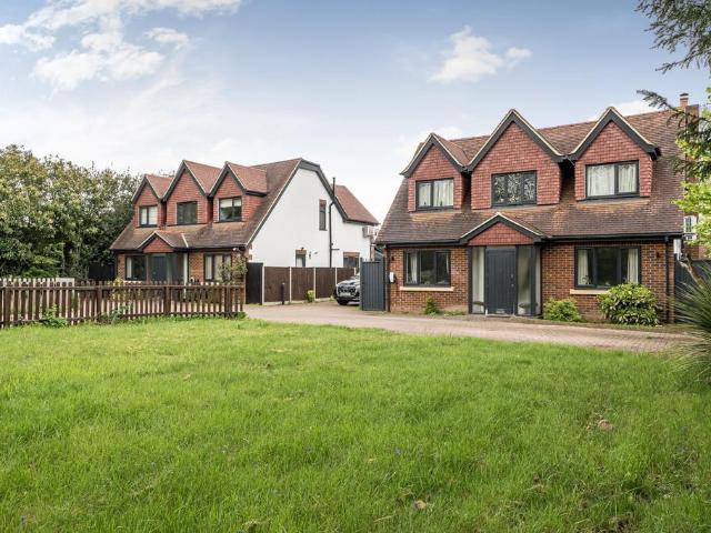 House for sale in Wexham, George Green