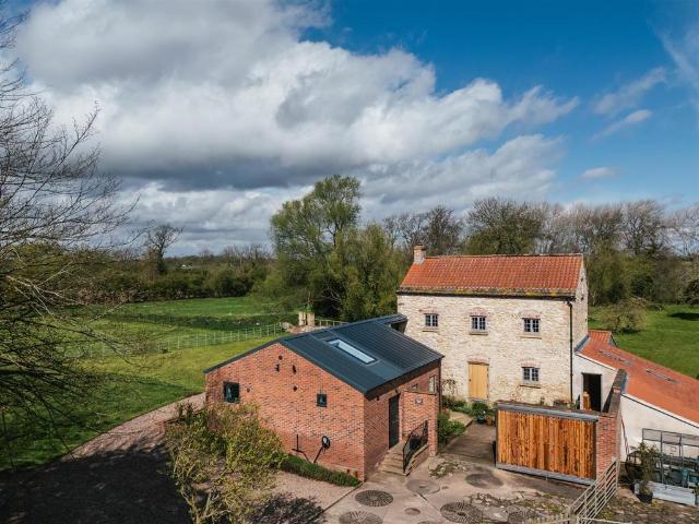 House for sale in Norton, South Yorkshire