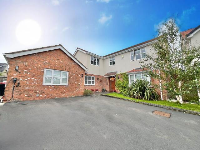 House for sale in Cabus, Lancashire