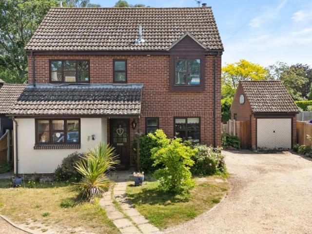 House for sale in Dale Hill, Essex