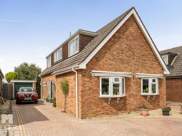 House for sale in East Burton, Wool