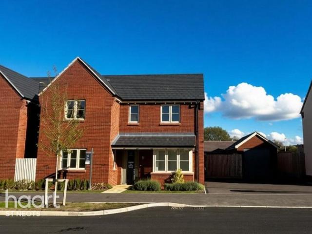 House for sale in Roxton, Bedford