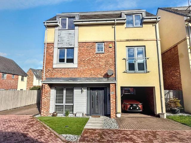 House for sale in Burnside, Fence Houses