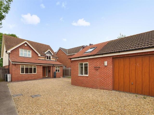 House for sale in Brickhill, Bedford