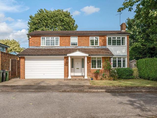 House for sale in Pachesham Park, Surrey