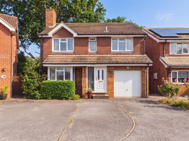 House for sale in Holyport, Bray