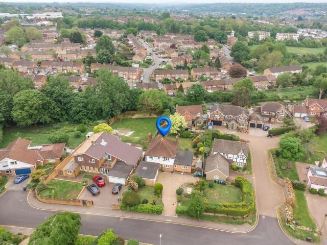 House for sale in The Image, Pouchen End