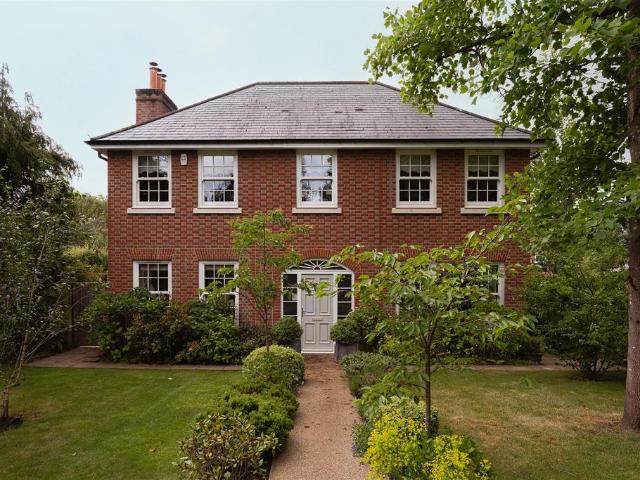 House for sale in Red Hill, Surrey