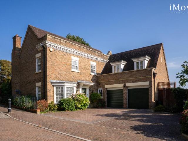 House for sale in London Borough of Croydon, Cat Hill