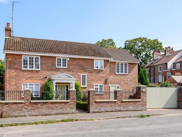 House for sale in High Field, York