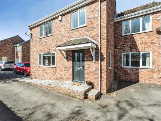 House for sale in Knottingley, West Yorkshire