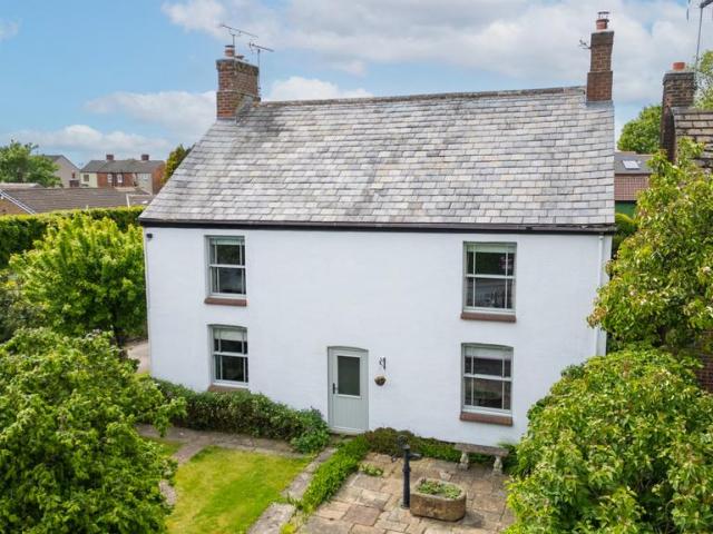 House for sale in Elmton, East Midlands
