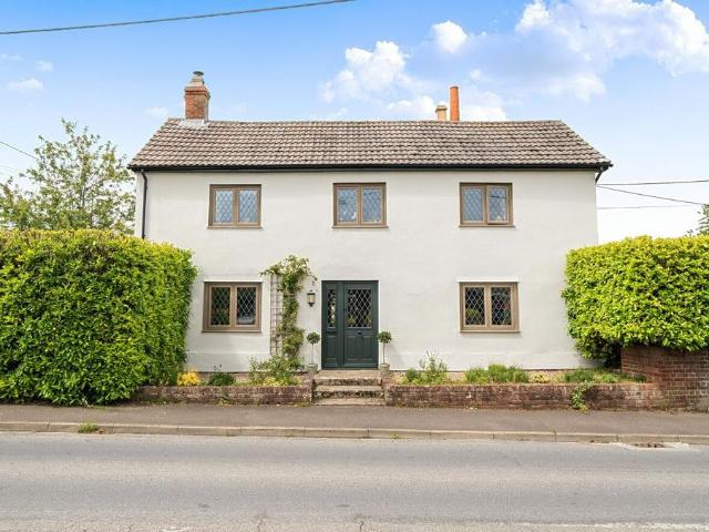 House for sale in Ludgershall, Wiltshire