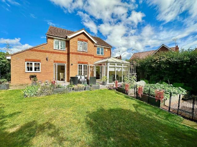 House for sale in Hunsbury Meadows, Northamptonshire