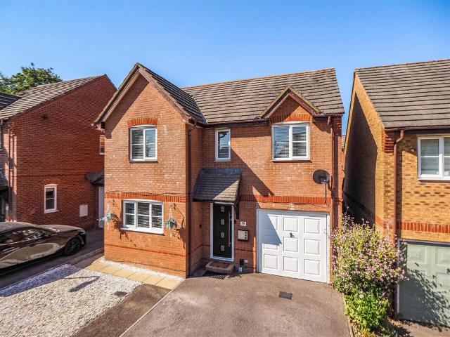 House for sale in Saxon Fields, Barton Stacey