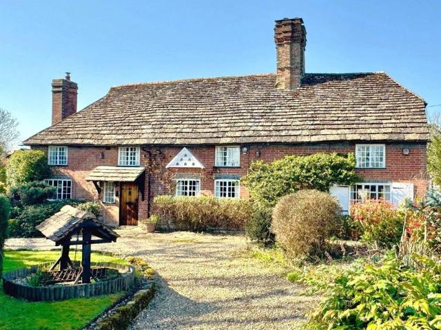 House for sale in Littlecote, West Sussex