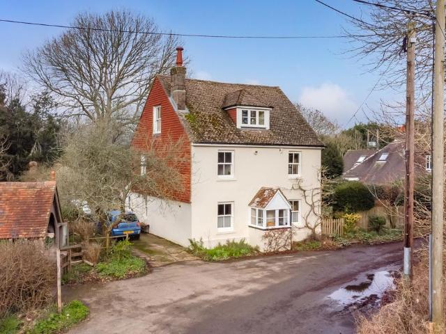 House for sale in Arlington, Cross In Hand
