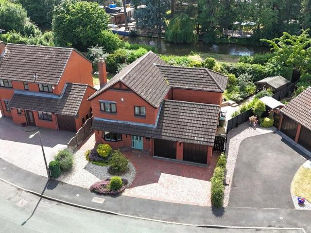 House for sale in Chadsmoor, Staffordshire