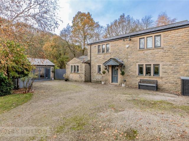 House for sale in Sowerby Bridge, Rishworth