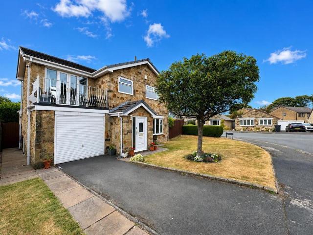 House for sale in Highburton, West Yorkshire