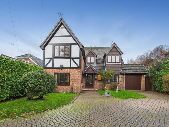 House for sale in Finchampstead