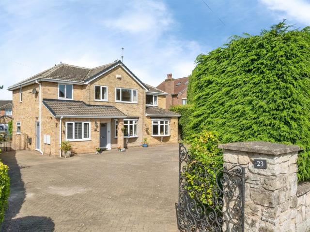 House for sale in Hatfield, South Yorkshire