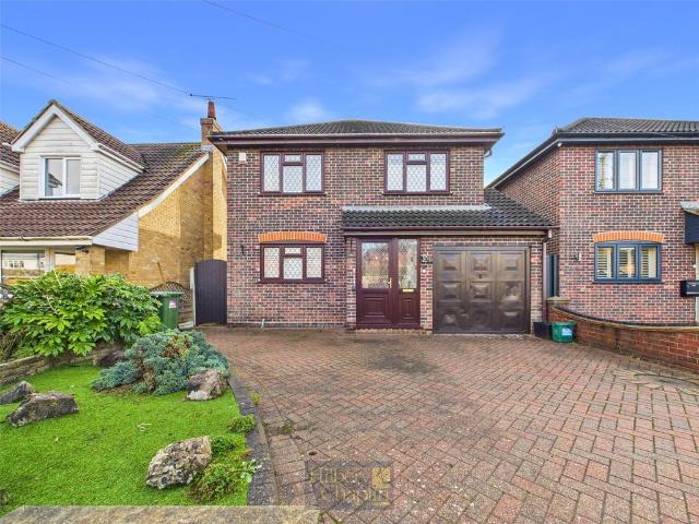 House for sale in Laindon, Essex