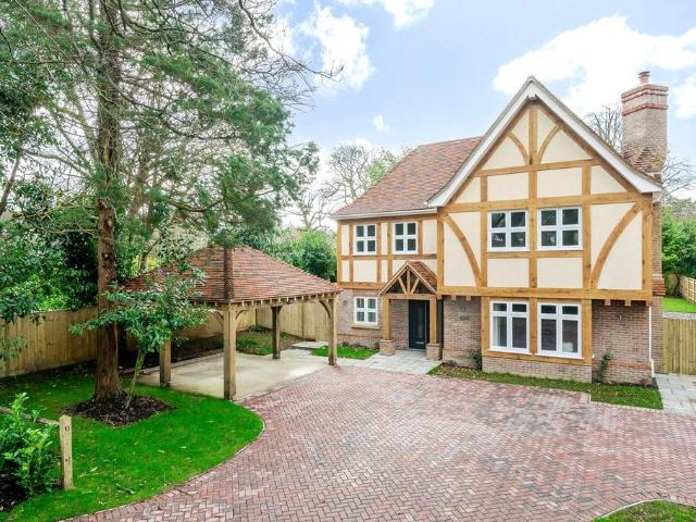 House for sale in Fole, Surrey