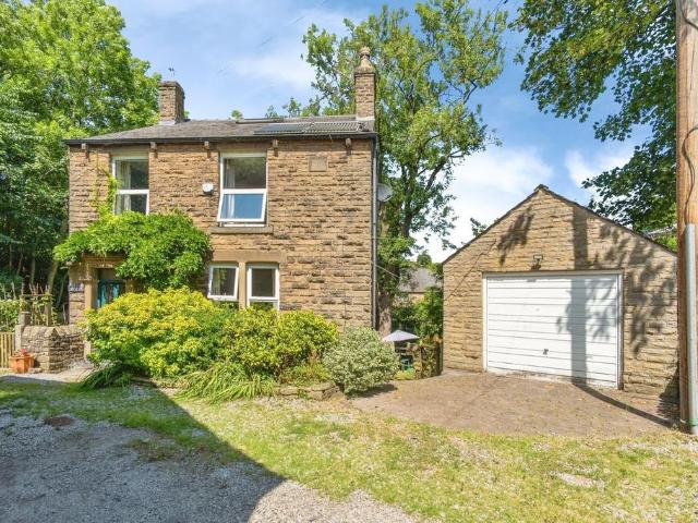 House for sale in Charlesworth, East Midlands