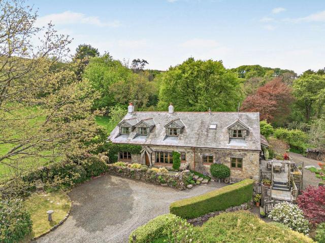 House for sale in Weir Quay, Devon