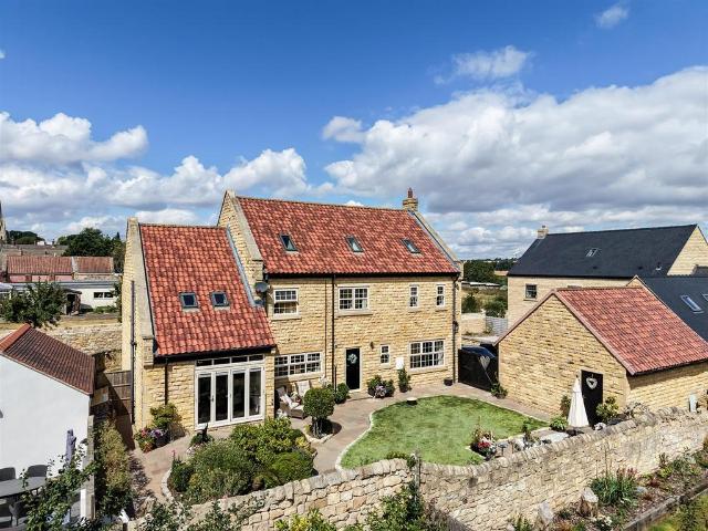 House for sale in Laughton-en-le-Morthen, Dinnington