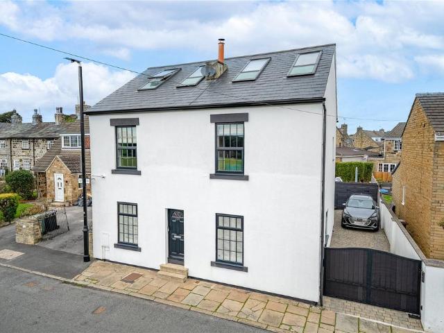 House for sale in Shadwell, West Yorkshire