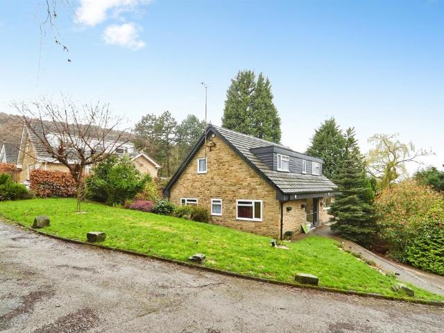House for sale in Crossflatts, West Yorkshire