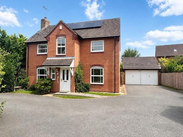 House for sale in Grange Park, Northamptonshire
