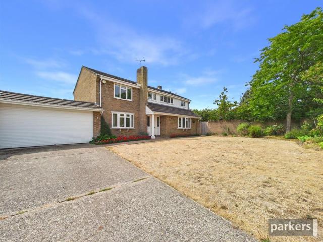 House for sale in Woodley