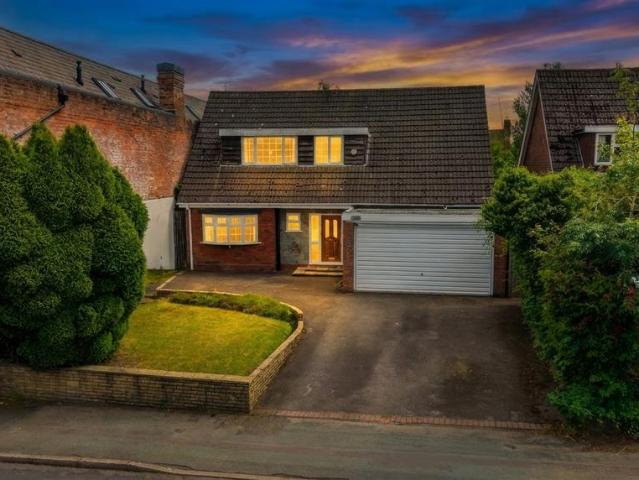 House for sale in Tettenhall, West Midlands